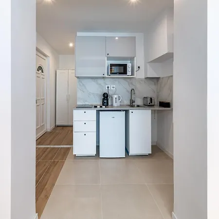 Cozy Studio, 1 Minute From Line 14 Metro Station *