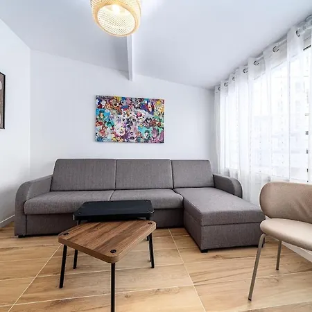 Cozy Studio, 1 Minute From Line 14 Metro Station
