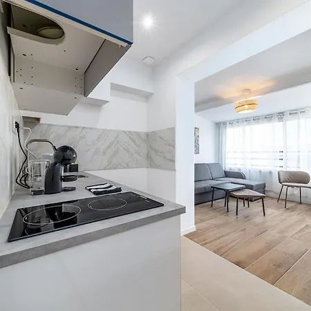 Apartmán Cozy Studio, 1 Minute From Line 14 Metro Station Gentilly